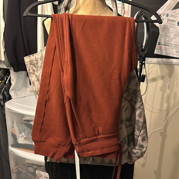 lululemon athletica Pants - lululemon scuba joggers high rise 0 nwt